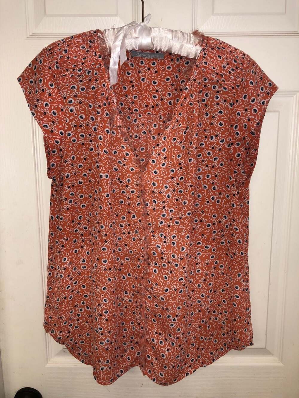 Daniel Rainn Orange Floral Print Short Sleeve V-Neck Blouse